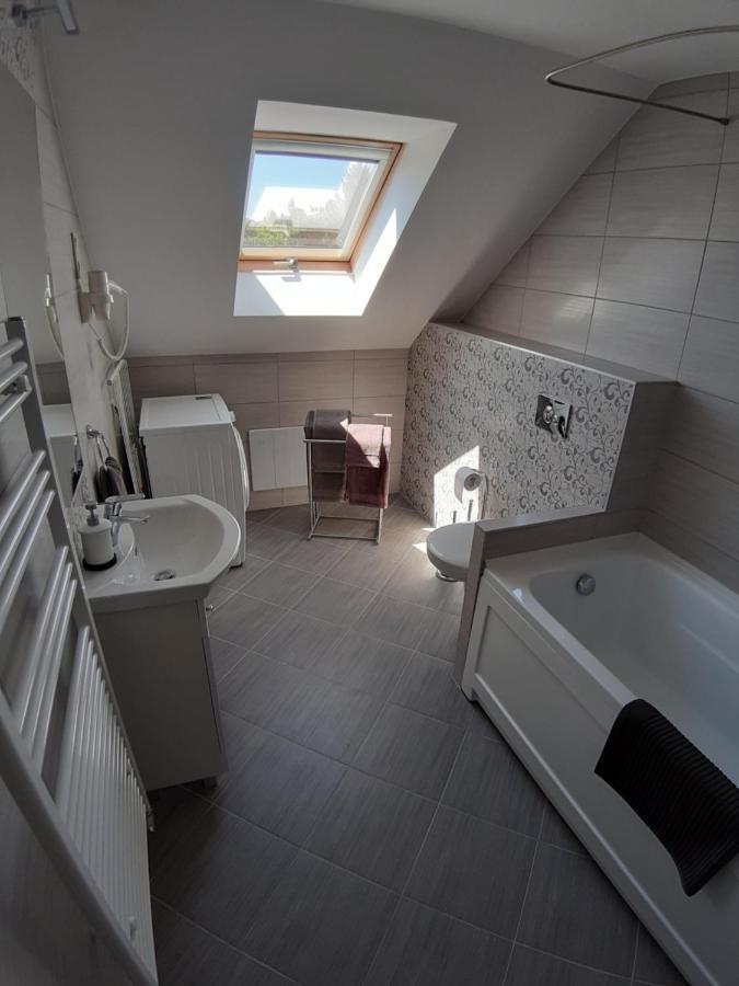 Profi Keco Apartman Balatonalmádi Buitenkant foto